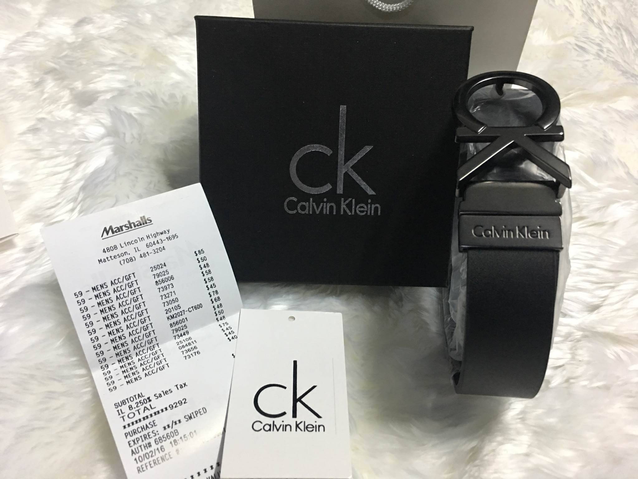 New item! ชุดของขวัญสำหรับคุณผู้ชาย เข็มขัด Calvin klein ของแท้ งาน outlet ที่ใครหลายคนรอคอย ดีไซน์เรียบหรู ตามแบบฉบับของCKเลยคะ จะ ซื้อเป็นของขวัญ ของฝาก ปีใหม่ ดีเลิศค่า Brand Calvin Klein