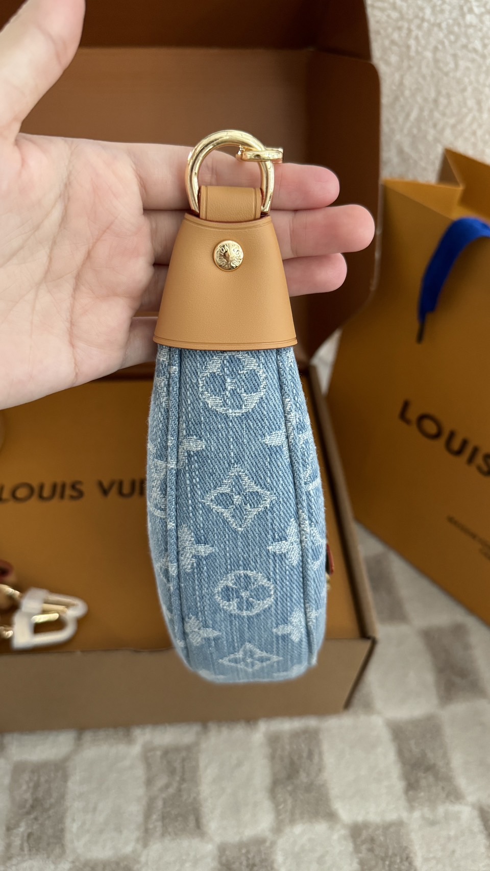 LV Loop Other Monogram Canvas Sky Blue Denim กระเป๋าสะพายทรงโฮโบเดนิม รูปทรงพระจันทร์ครึ่งเสี้ยว เกรดออริ 1:1 ใช้งานต่างประเทศได้
