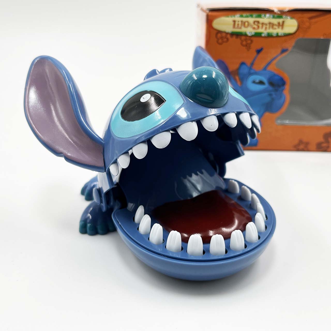 เกมสติชท์งับนิ้ว (Stitch bite)