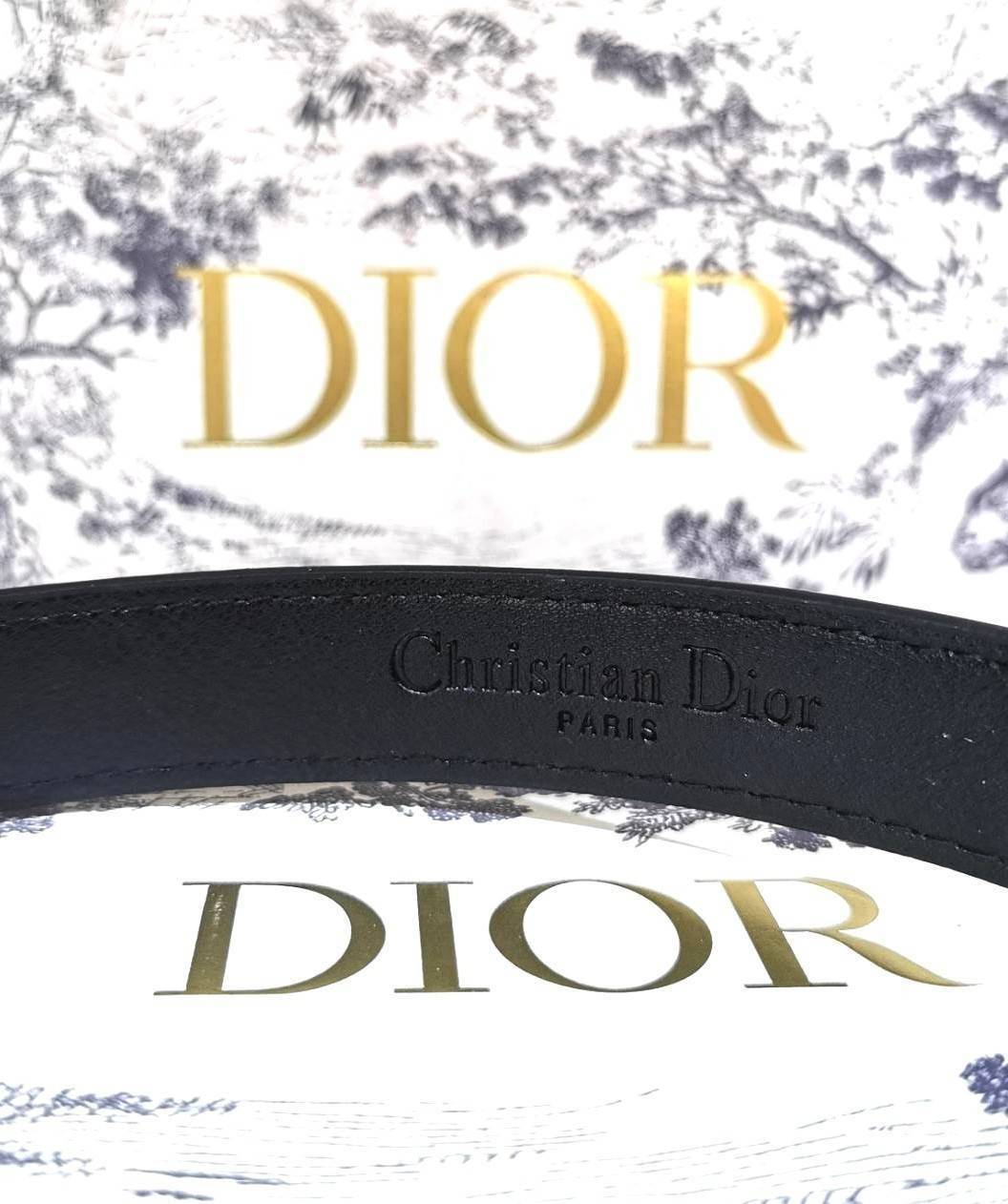 "Dior" Belts 3D Logo VIP Gift With Purchase GWP พรีเมี่ยมกิ๊ฟ Limited จาก Christian Dior Perfume Dutyfree Counter ดีไซน์สุดคลาสสิคหัวเข็มขัด Vintage วัสดุ 3D Gold Metal สายหนังแท้สีดำปรับระดับได้ Black & Gold เข้าได้กับทุกลุ๊คทุกสไตล์การเเต่งตัว