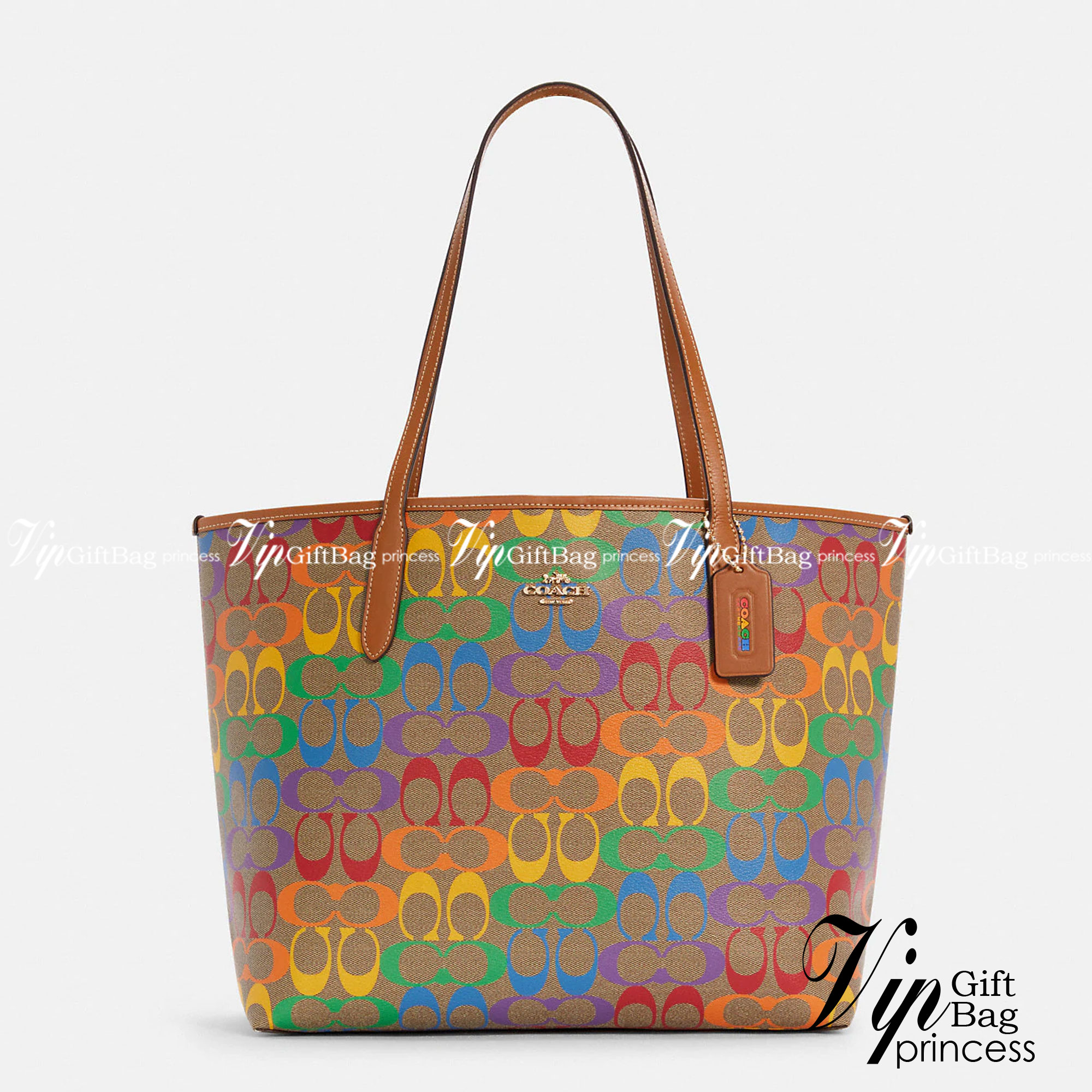 COACH CITY TOTE IN RAINBOW SIGNATURE CANVAS C4181 กระเป๋าสะพายข้างทรงโท้ทใบใหญ่ หนังลาย C สกรีนลายโค้ช รุ่นนี้ ปากกระเป๋าไม่มีชิป มีกระดุม แม่เหล็ก ด้านในมีช่องซิปไว้ใส่กระเป๋าเงินได้คะ เป็น รุ่นยอดนิยมคะ จุของได้เยอะมาก