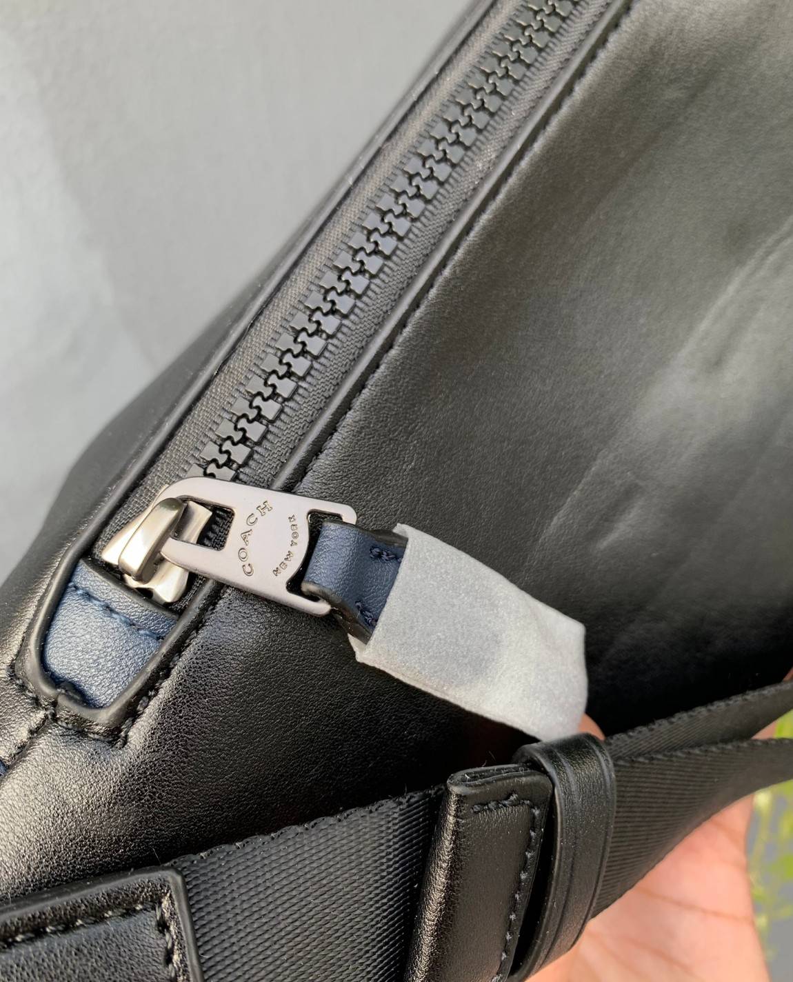 หนุ่มหล่อ//สาวหล่อ ทางนี้จ้าา สวยไม่แพ้คาดอกรุ่นอื่นๆเลยค่าา! COACH WARREN BELT BAG ใบใหญ่คะ! ((79149)) พร้อมส่ง นานๆทีจะมีสีนี้เข้ามาค่ะ! กระเป๋าคาดอกด้านหน้า//คาดไปทางด้านหลัง//หรือคาดเอวได้ ตามแต่ความถนัดได้เลยนะคะ หนังแท้ นิ่มสวย มีช่องซิปหลักให้2ช่อง