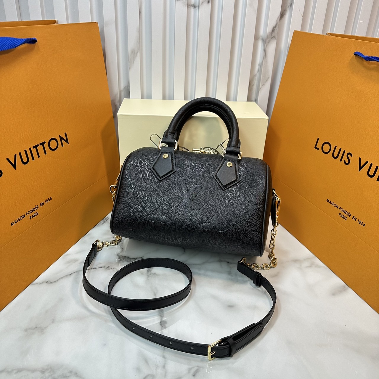 LV Speedy Bandoulière 20 Bag Monogram Empreinte Leather กระเป๋าสะพายทรงสปีดี้คลาสสิค สวยหรู กระเป๋าทรงหมอน รุ่นท็อปฮิต มีกุญแจล็อค
