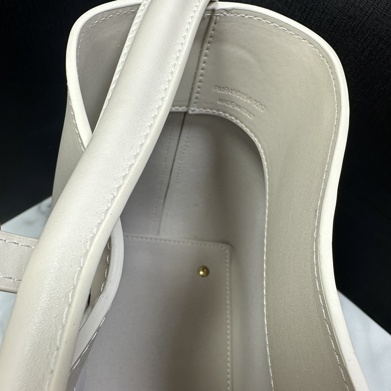 Small 6" YSL Le 37 in shiny leather Hobo Bag / YSL Bucket Bag / YSL Tote Bag กระเป๋าสะพายทรงโฮโบโท้ท งานหนังสวยเต็มใบ อะไหล่ทองสวยคลาสสิก ราคาแสนดีแนะนำของมันต้องมีจริงๆ