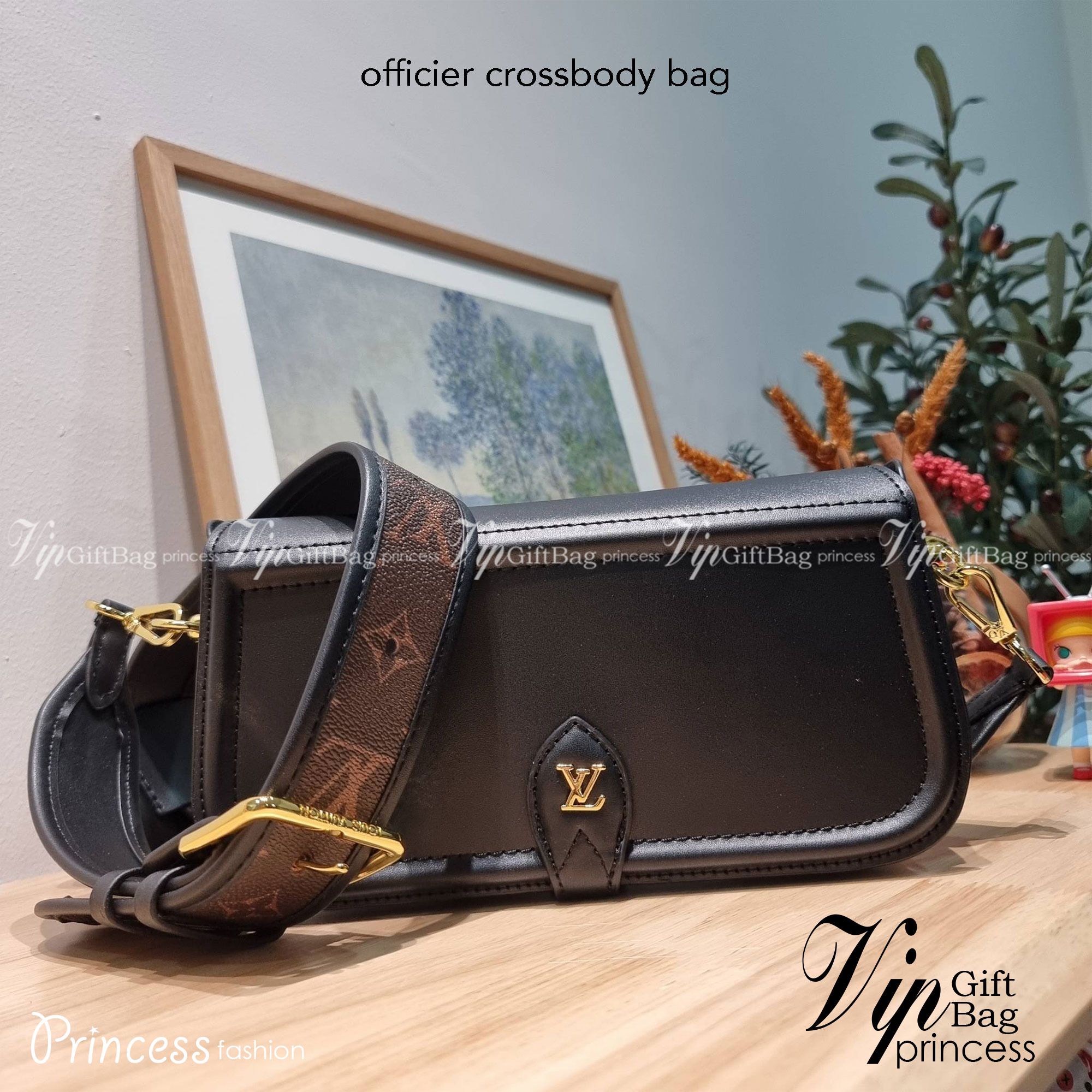 LV officier crossbody bag / LV Officier Pouch With Strap กระเป๋าสะพายเรียบหรู ดีไซน์เรียบง่าย ใช้งานสะดวก พร้อมใบลูกน่ารัก และสายสะพายเส้นใหญ่ ทนทาน แน่นหนา วัสดุหนังเรียบสวย