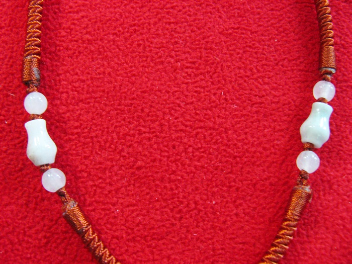 สินค้าหมดค่ะ สร้อยคอจี้หยกเจ้าแม่กวนอิมองค์สีทองปางถือขวดน้ำทิพย์(เสริมดวงคนเกิดราศีมังกร,ปีมะโรง,ปีมะเส็ง)แบบ4ค่ะ