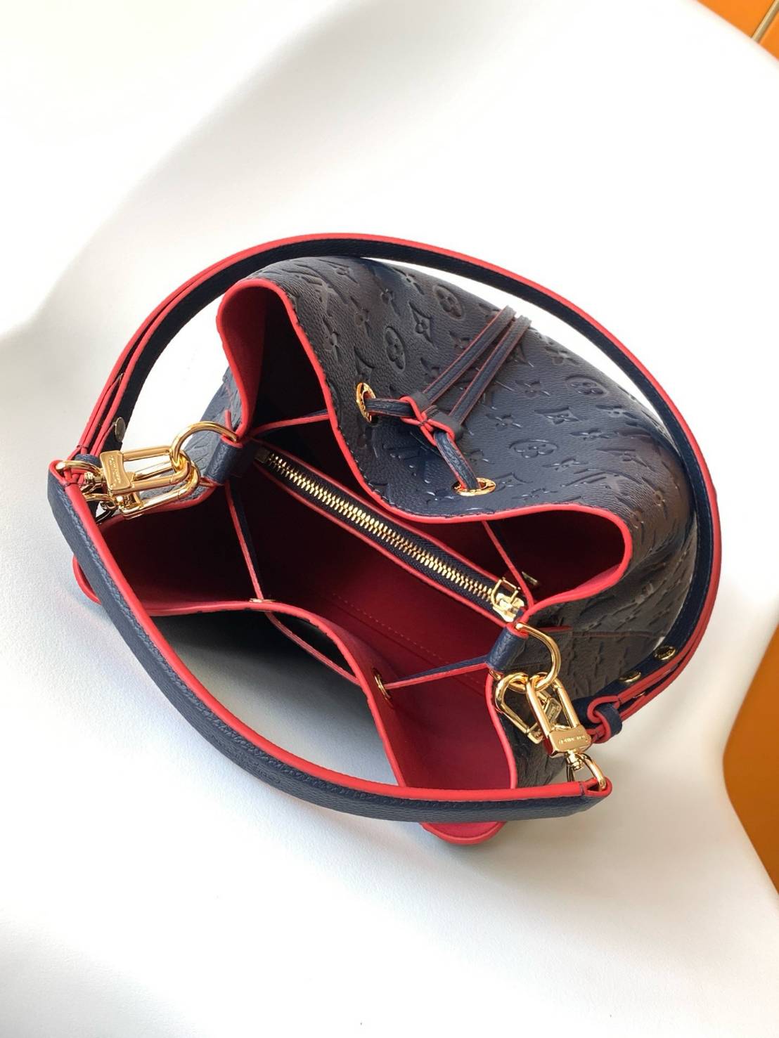 เกรดเทพ Top ORI | LV NeoNoe MM bag Monogram Empreinte กระเป๋าทรงบัคเก็ตขนมจีบนีโอโนเอ้ หนังแท้ปั้มลายโมโนแกรมคมชัดเกรดดีสุด 🤍 เกรดเทพออริจินอล สลับแท้ 1:1