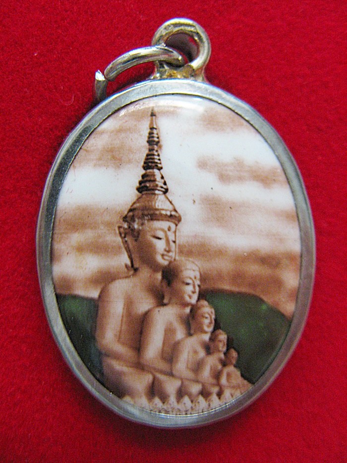 สินค้าหมดค่ะ ล็อกเก็ตพระพุทธเจ้า5พระองค์ วัดพระธาตุผาซ่อนแก้ว จ.เพชรบูรณ์ พ.ศ.2559 พร้อมกล่องเดิมค่ะ