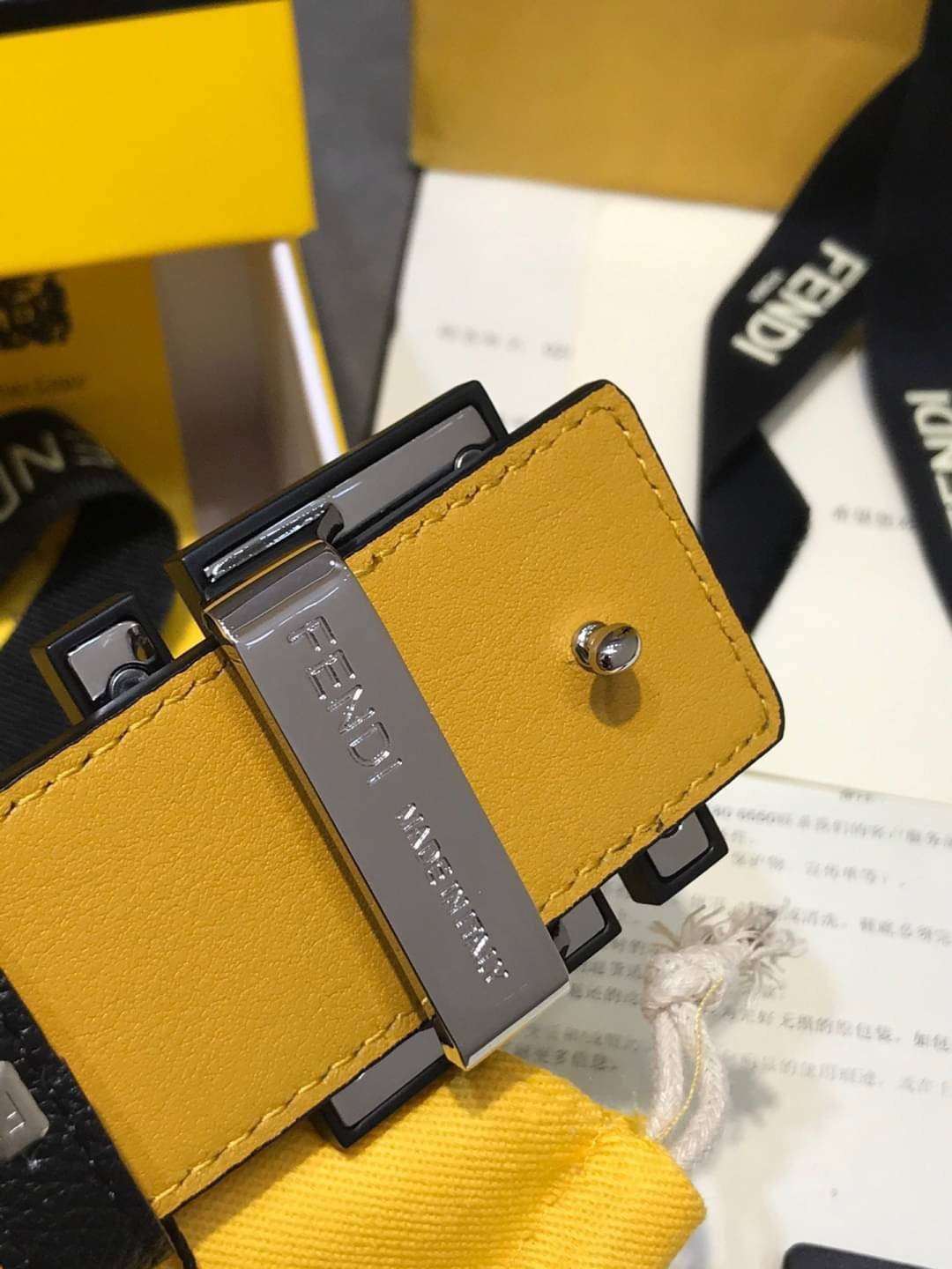 FENDI Belt Black leather belt เข็มขัดเฟนดิหนังแท้ เกรดออริจินอล ดีไซน์เรียบหรูเข้ากับทุกลุ๊ค ใช้ได้ทั้งชายหญิง มาพร้อมกล่อง ห้ามพลาดค่ะ! พร้อมส่งที่ไทย ภาพถ่ายจากงานขายจริง ใช้งานต่างประเทศได้