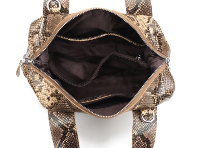 กระเป๋าผู้หญิง กระเป๋าถือ กระเป๋าสะพาย หนังวัวแท้ ลายเกร็ดงู สวยหรู ดูแพง กระเป๋าแฟชั่น ระดับ hi end 826416