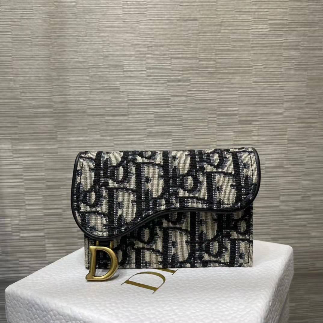 หนังแท้ DIOR SADDLE FLAP CARD HOLDER พร้อมส่งที่ไทย กระเป๋าใส่การ์ดงานหนังแท้และผ้าแจ็คการ์ด เกรดเทพออริจินอล ภาพสินค้าถ่ายจากงานขายจริง ใช้งานต่างประเทศได้