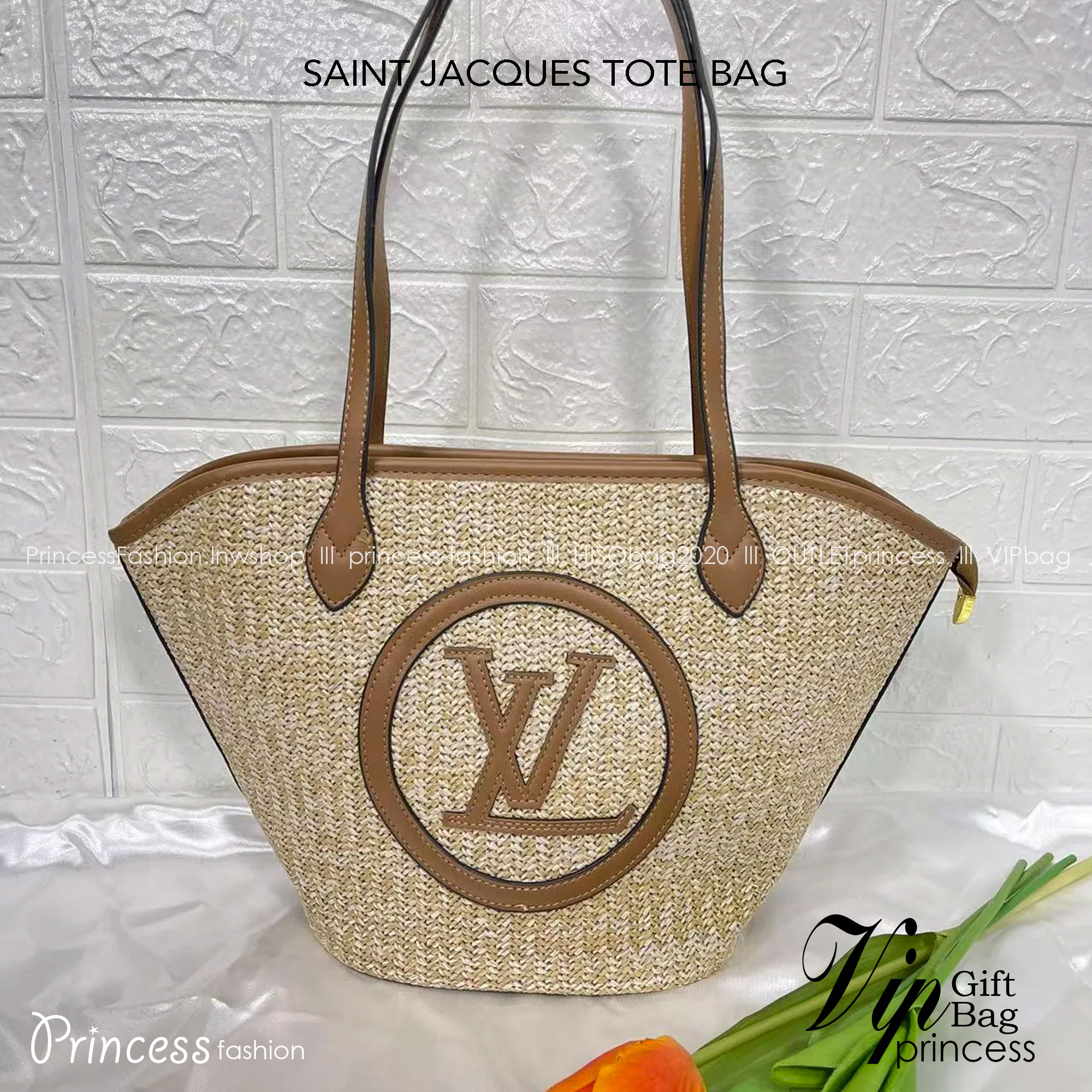 LV SAINT JACQUES TOTE BAG 25cm กระเป๋าสะพายรุ่นลิมิเต็ดหายาก ด้วยวัสดุสังเคราห์จากธรรมชาติ สานเต็มใบออกมาเป็นลวดลายสวยงาม และยังโดดเด่นด้วยโลโก้ สีโทนอุ่น