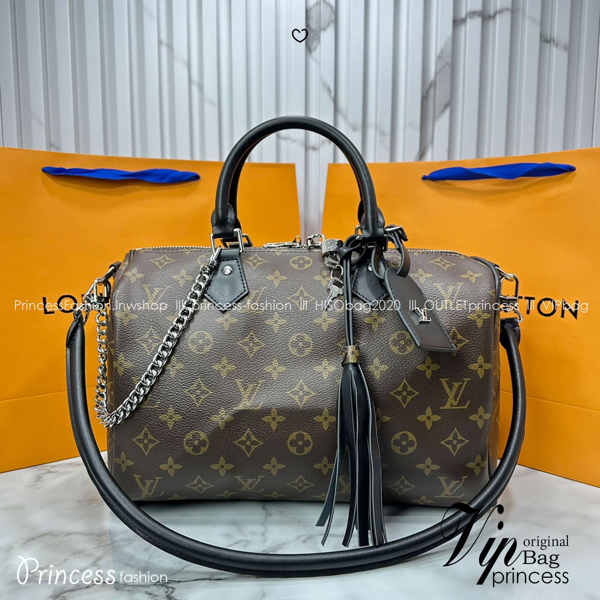 LV speedy soft 30 crafty bag กระเป๋าทรงหมอน รุ่นท็อปฮิต กับดีไซน์ใหม่ต้อนรับฤดูกาลท่องเที่ยว โดดเด่นด้วยการตกแต่งลายพิมพ์ซิกเนเจอร์ และป้ายแท็กหนังสุดเก๋