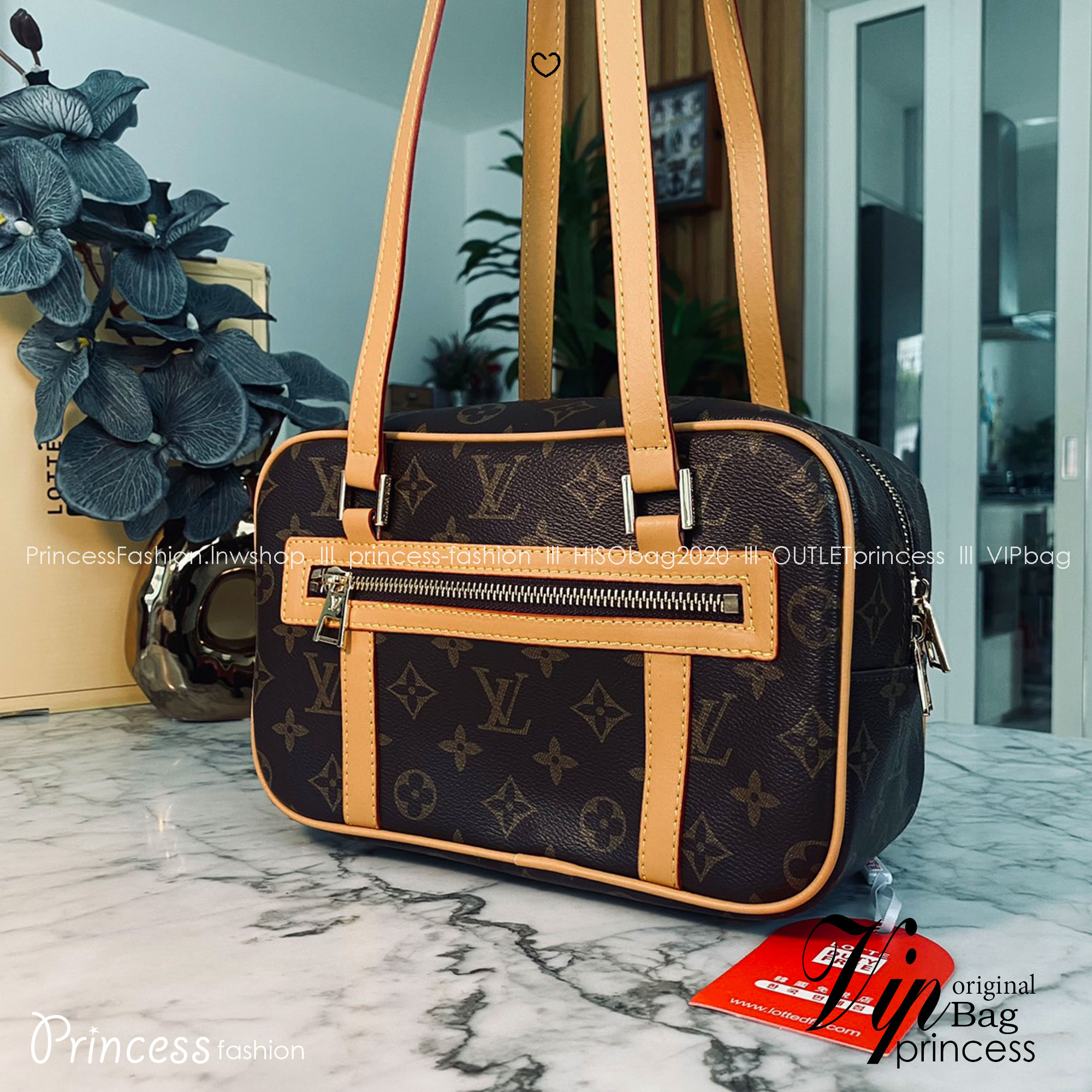 LV Cite Monogram Canvas Handbags หลงรักน้องเข้าแล้วค่า กับกระเป๋าสะพายวินเทจรุ่นยอดนิยม ทรงสะดวกใช้ ดีไซน์สุดคลาสสิค ใช้ได้ทุกวัน ใบจริงสวยน่าใช้มากๆ จัดให้ครบเซ็ท ล็อทนี้ราคาดีมาก สวยเกินราคา ตรงปก พร้อมเสิร์ฟความสวยให้ถึงบ้านไปเลยจ้า