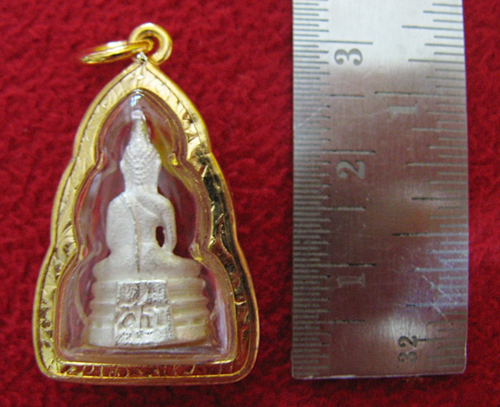 จี้หลวงพ่อโสธรพิมพ์เล็กสูง2ซม.เนื้อเงินพ่นทรายเลี่ยมทองไมครอนพร้อมใบคาถาค่ะ