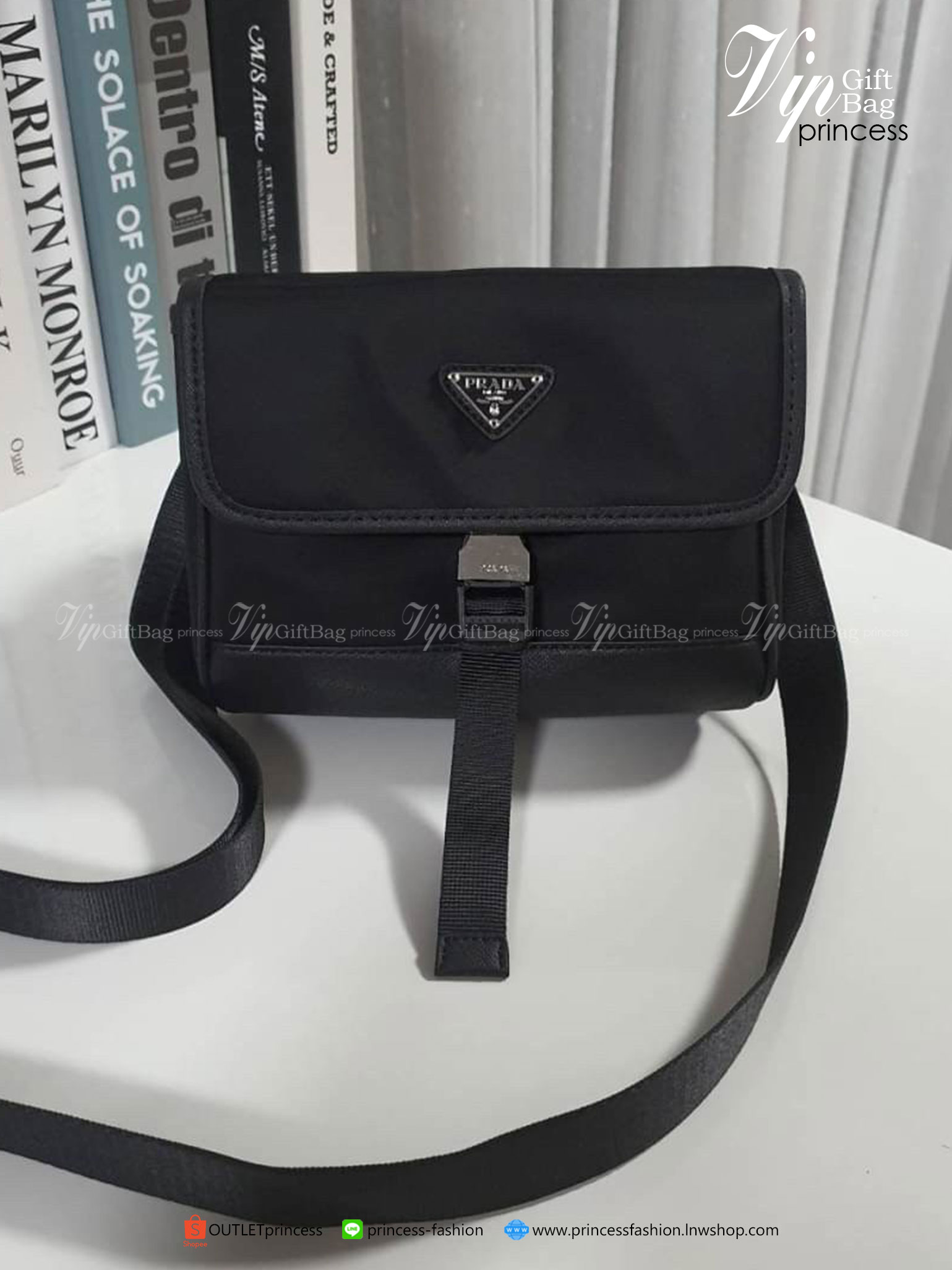 พรีเมี่ยมกิ๊ฟแท้ 100% FOR MEN COMING NOW!!! กระเป๋าทรง MESSENGER ใบเล็กกับ PRADA CROSSBODY NYLON BAG