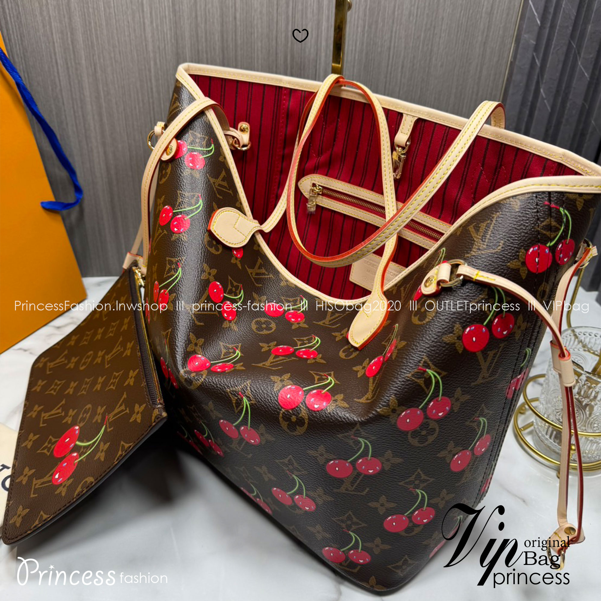 TOP ORI หนังแท้ | LV x TM - Neverfull MM Bag Monogram cherry canvas กระเป๋าสะพายทรงโท้ทเอกลักษณ์ที่หรูหรา Monogram แคนวาสคลาสสิกตกแต่งดีเทลลายเชอร์รี่สีสันสดใส ปรับลุคให้มีชีวิตชีวาอีกครั้งด้วยธีมแสนสนุก