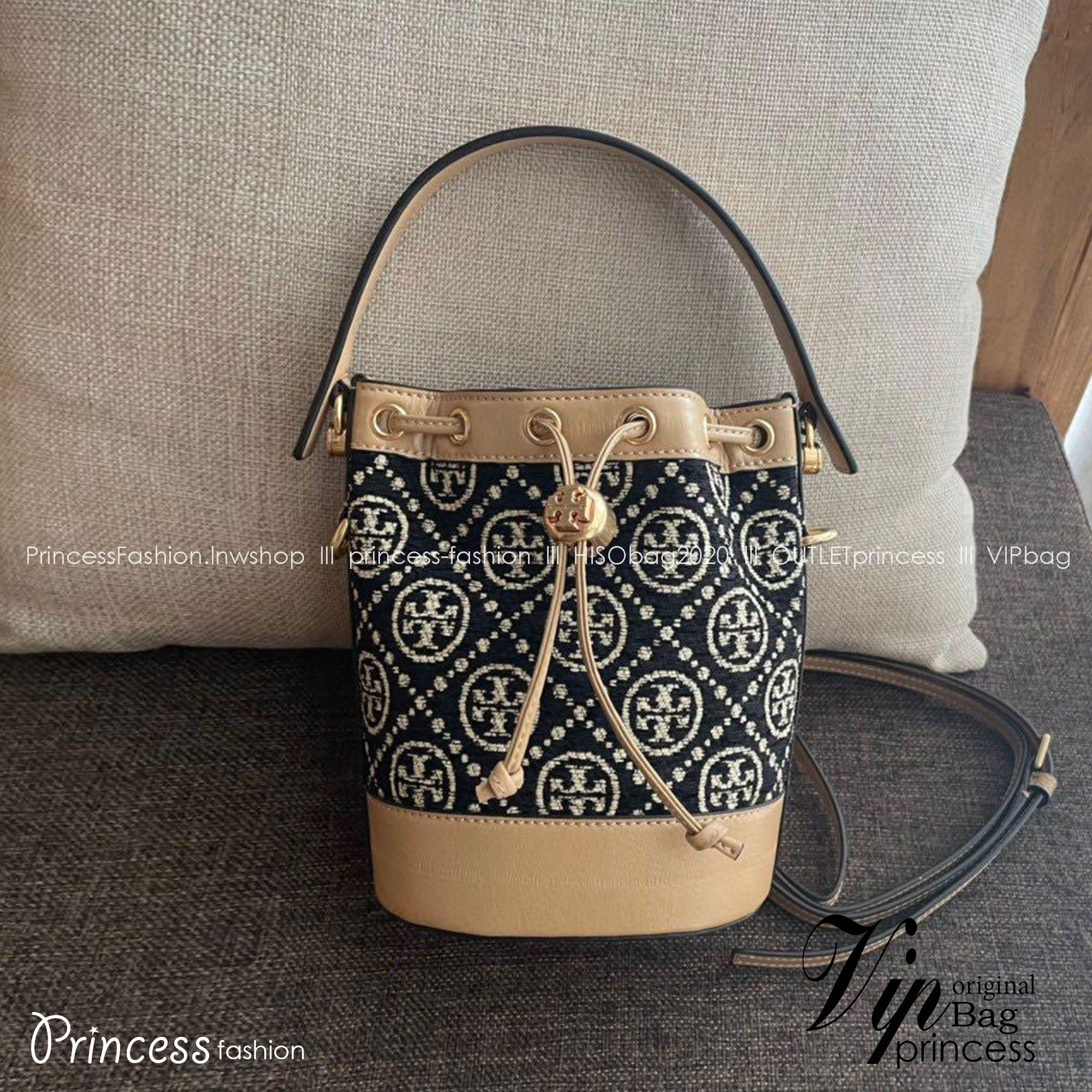 Mini : Tory Burch T Monogram Chenille Mini Bucket Bag กระเป๋าทรงบัคเก็ต ไซส์มินิ สีดำสุดคลาสสิก