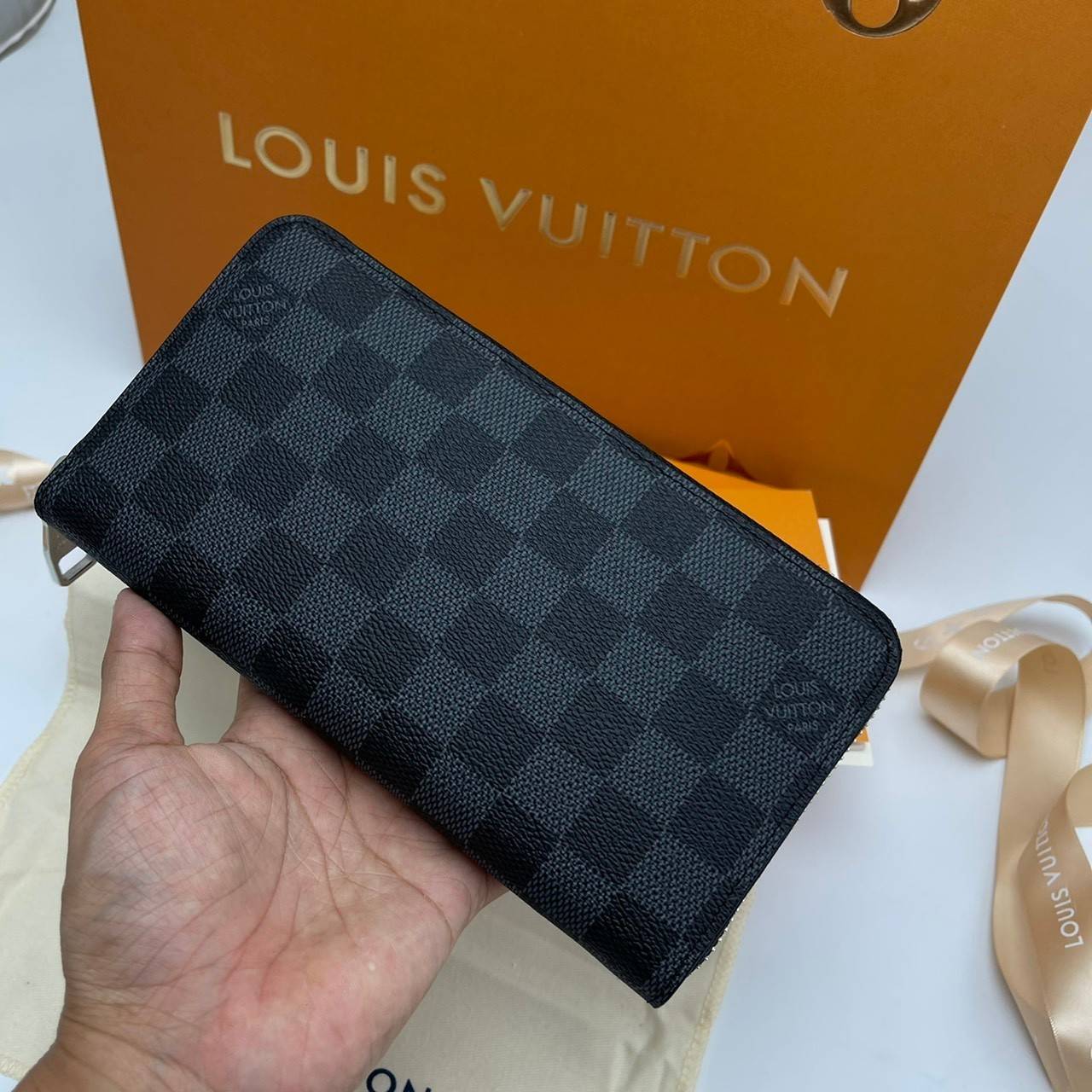 พรีเมี่ยมกิ๊ฟแท้ 100% 】พร้อมส่งที่ไทยที่นี่ที่เดียว Louis Vuitton wallet 19cm Gift Box Set