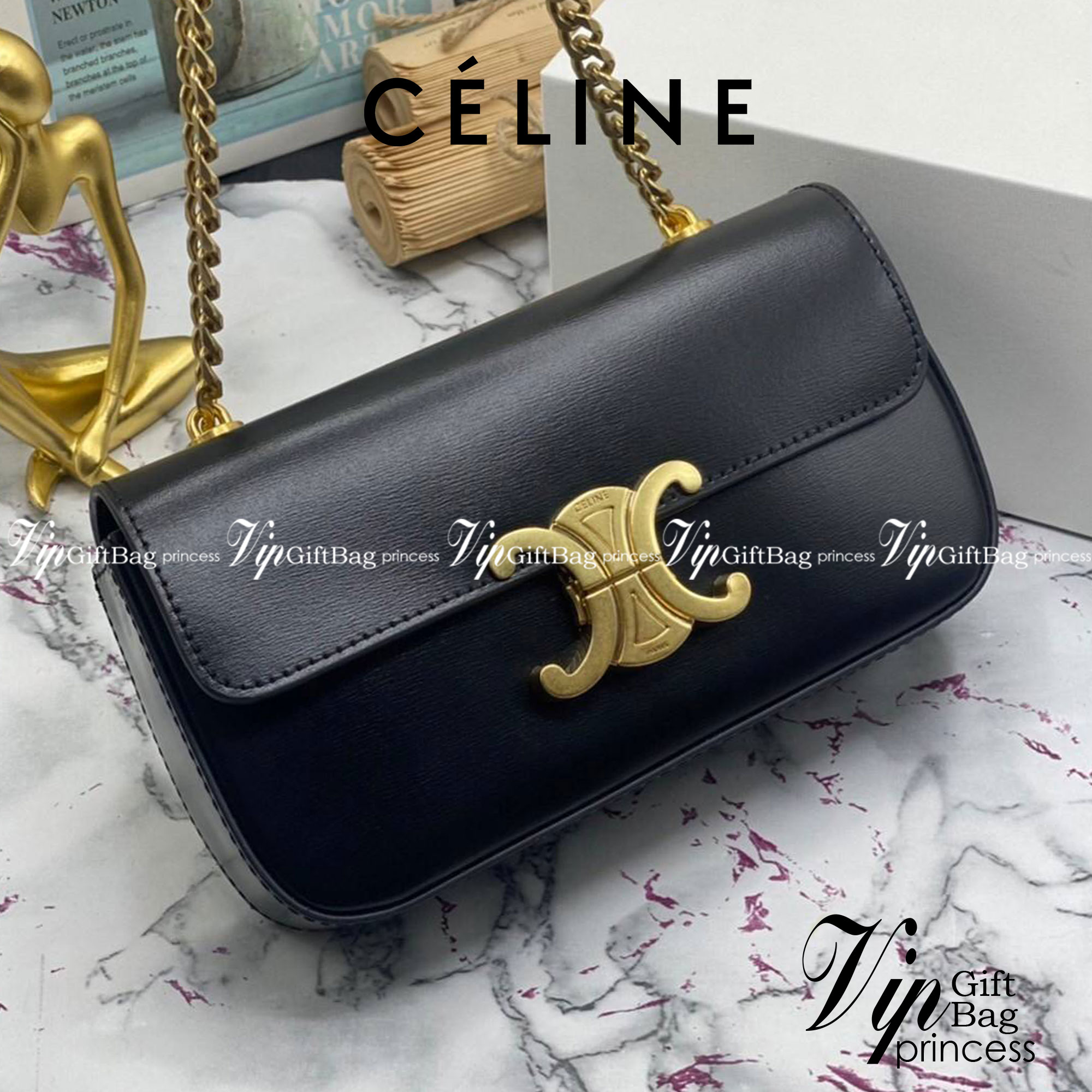 หนังแท้ CELINE CHAIN SHOULDER BAG / CELINE TRIOMPHE พร้อมส่งที่ไทย กระเป๋าเรียบหรูและดูทันสมัย ให้คุณเลือกสะพายในชีวิตประจำวันเข้ากับการแต่งตัวสบาย ๆ หรือจะสะพายออกงานปาร์ตี้สังสรรค์ก็ช่วยให้คุณดูโดดเด่น มีรูปทรงที่ดูแข็งแรงจึงไม่เสียรูปทรงแม้ใส่ของจำนวนม