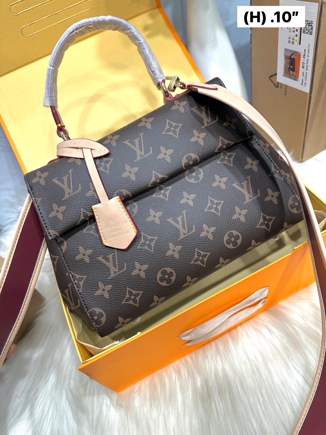 LV Cluny BB Monogram / LV Bag พร้อมส่ง กระเป๋าสะพายลายโมโนแกรมเปิดหน้า เป็นอีกรุ่นที่ขายดีมากเพราะใช้งานง่าย งานปั้มสวยเป๊ะปังตามรูป