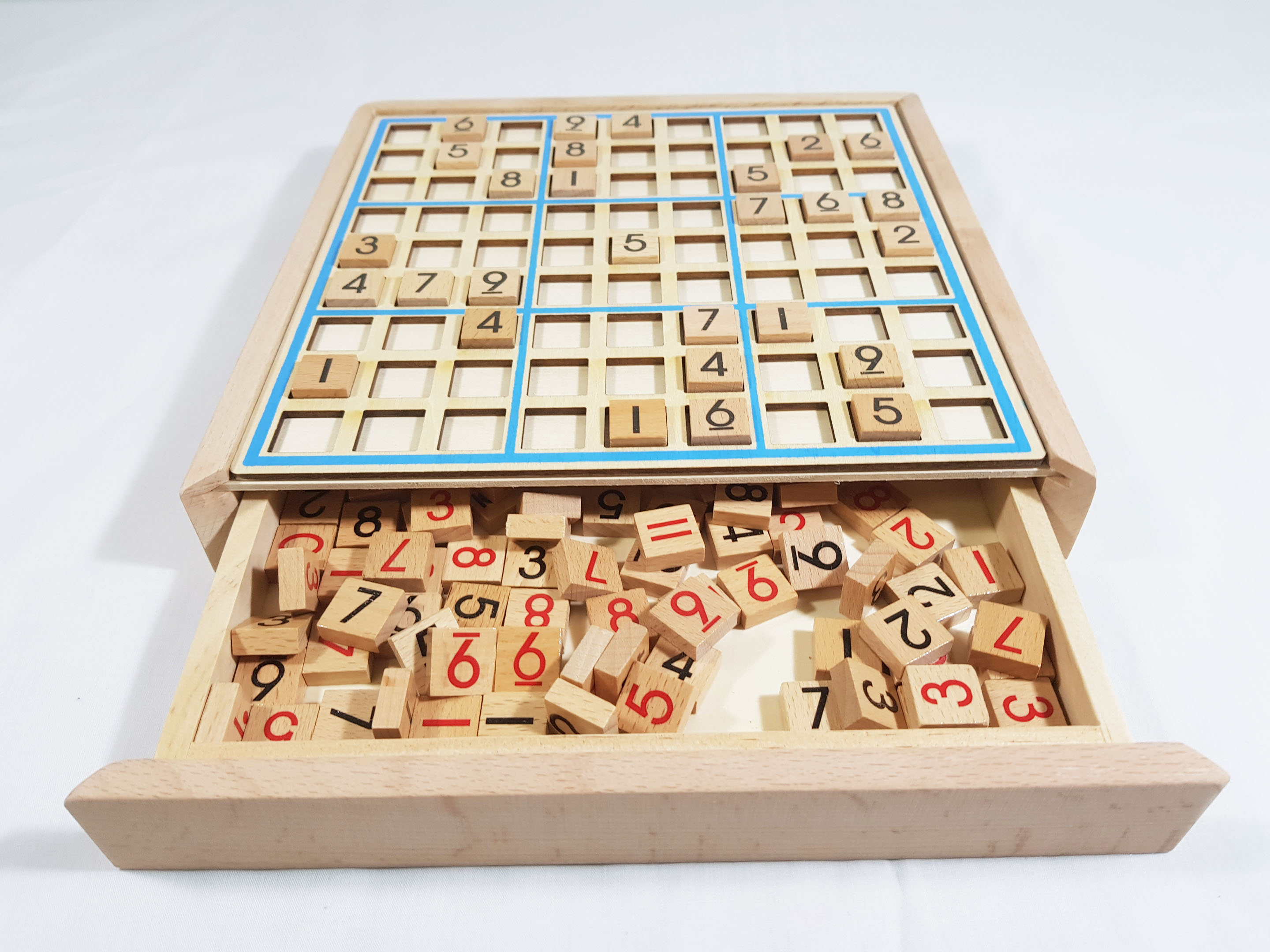 ซูโดกุไม้พร้อมลิ้นชักเก็บตัวเล่น กระดานขนาด9x9 แบบเต็มรูปแบบ