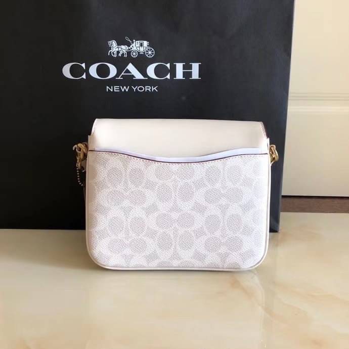 3สาย Coach 89089 Cassie Crossbody 19 In Signature Canvas เรียบหรู ดูดี ต้องไอเท็มนี้เลยจ้า กระเป๋าถือ/สะพายข้าง สุดพิเศษ!! มีสายมาให้ถึง 3 แบบ!! สลับใช้แมทช์ตามสไตล์ได้เลย วัสดุหนังแคนวาสสลับหนังเรียบ เปิด-ปิดด้วยตัวบิดล็อค ภายในแบ่งสัดส่วนอย่างดี ใส่ของไ