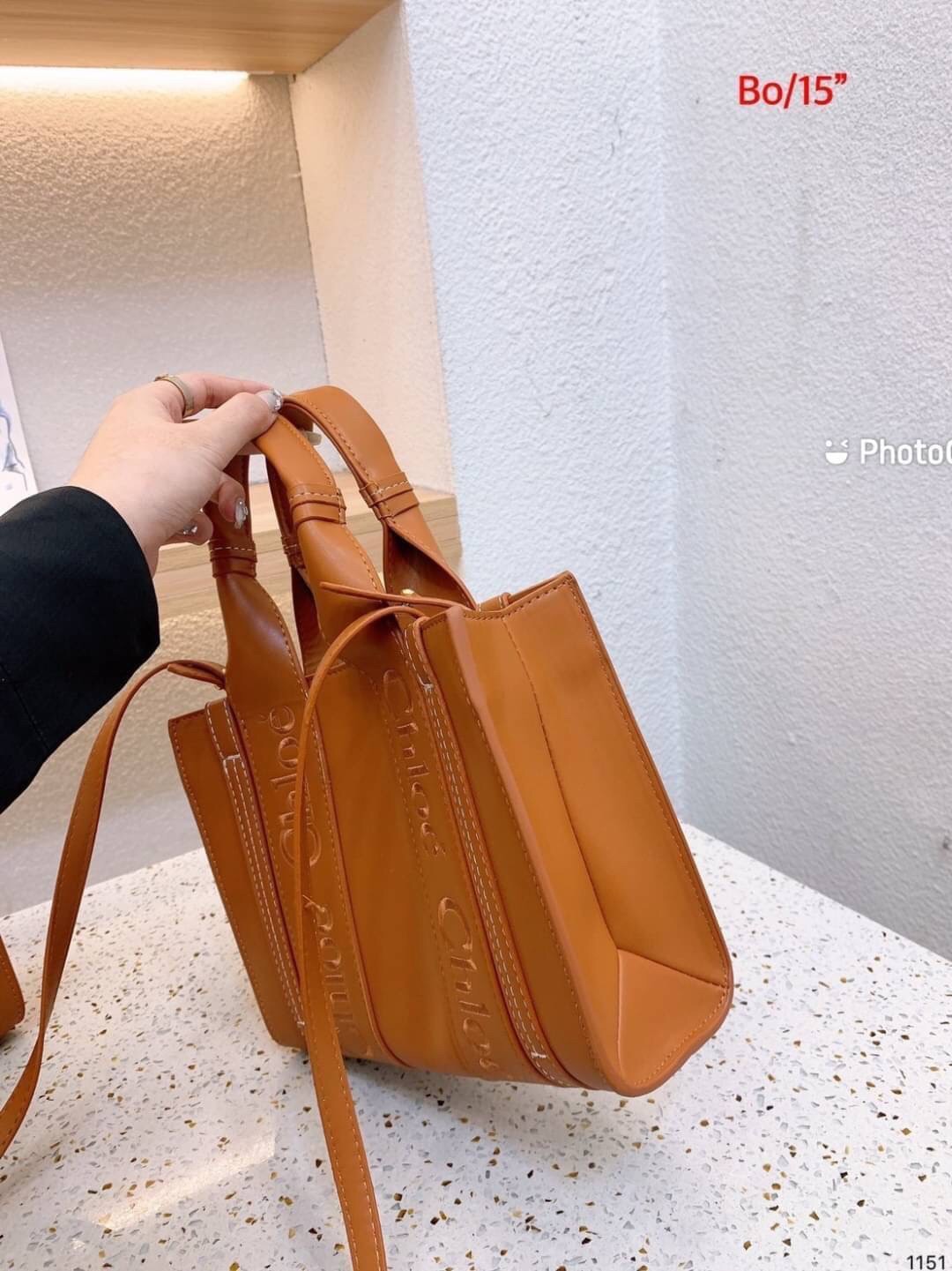 CHLOE Woody medium embroidered leather tote / CHLOE TOTE BAG กระเป๋าทรงโท้ท สีสวย เรียบหรู ดูคลาสสิค รุ่นตามหา ใบใหญ่จุดของได้เยอะมาก ภายในโล่งกว้าง