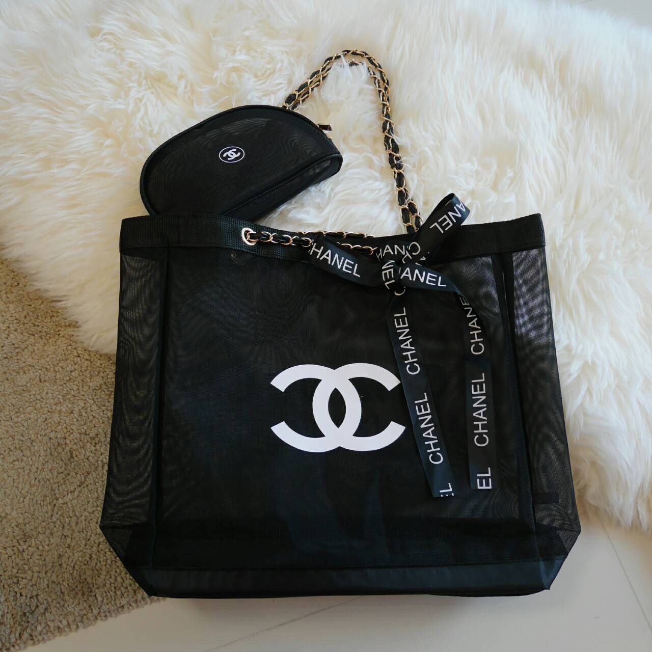 RESTOCK!! กลับมาตามคำเรียกร้อง🎉🎉 *SETคู่สุดคุ้มมม ซื้อ1ได้ถึง2 !!! Chanel Shopping Ribbin bag With Chain With + Cosmetic Pouch กระเป๋าสะพายใบใหญ่ทรง Shopping พร้อมกระเป๋าใส่เครื่องสำอางค์ ใบเล็ก จากงานพรีเมี่ยมกิ้ฟของแท้นำเข้าจาก Chanel Pe