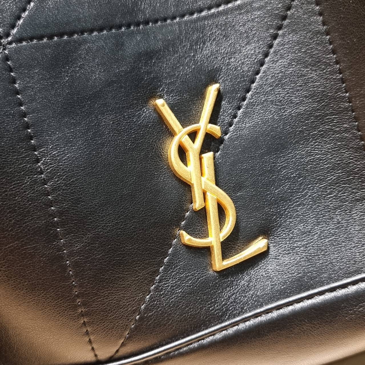 YSL jamie shopping bag ครบเครื่องตัวมัมเค้าใช้กัน ดีไซน์ใหม่! กับกระเป๋าสะพายใบใหญ่ เรียบหรู ดูปัง ดูแพง สีดำคลาสสิคตัดกับอะไหล่สีทองได้อย่างลงตัว