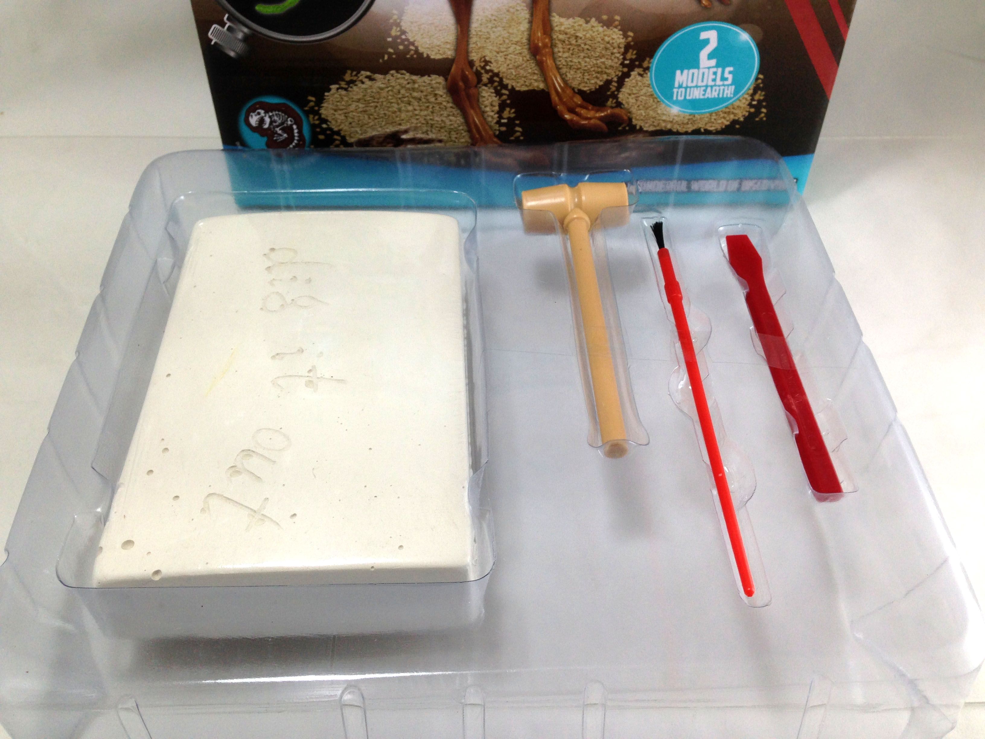 ชุดขุดฟอสซิลไดโนเสาร์ Dig and discover