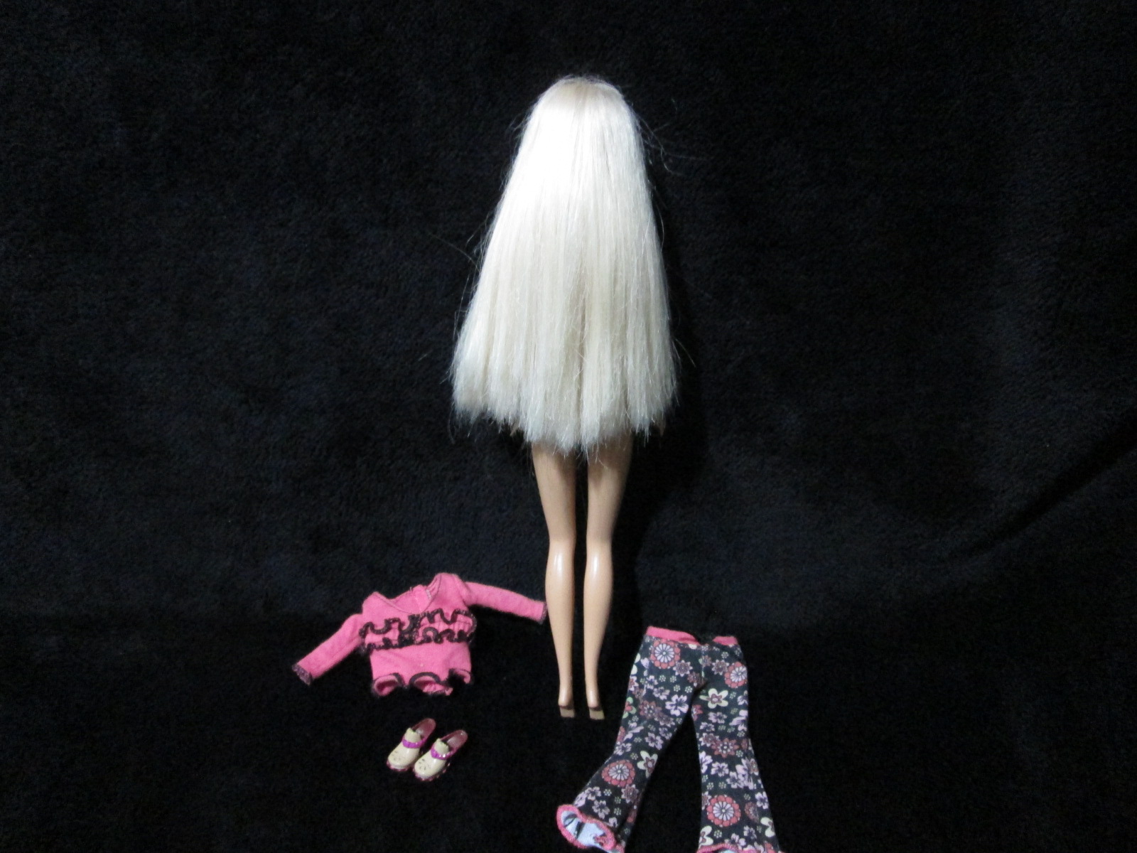 Barbie Basic in Casual Look ตุ๊กตาบาร์บี้แท้มือสองสภาพดี