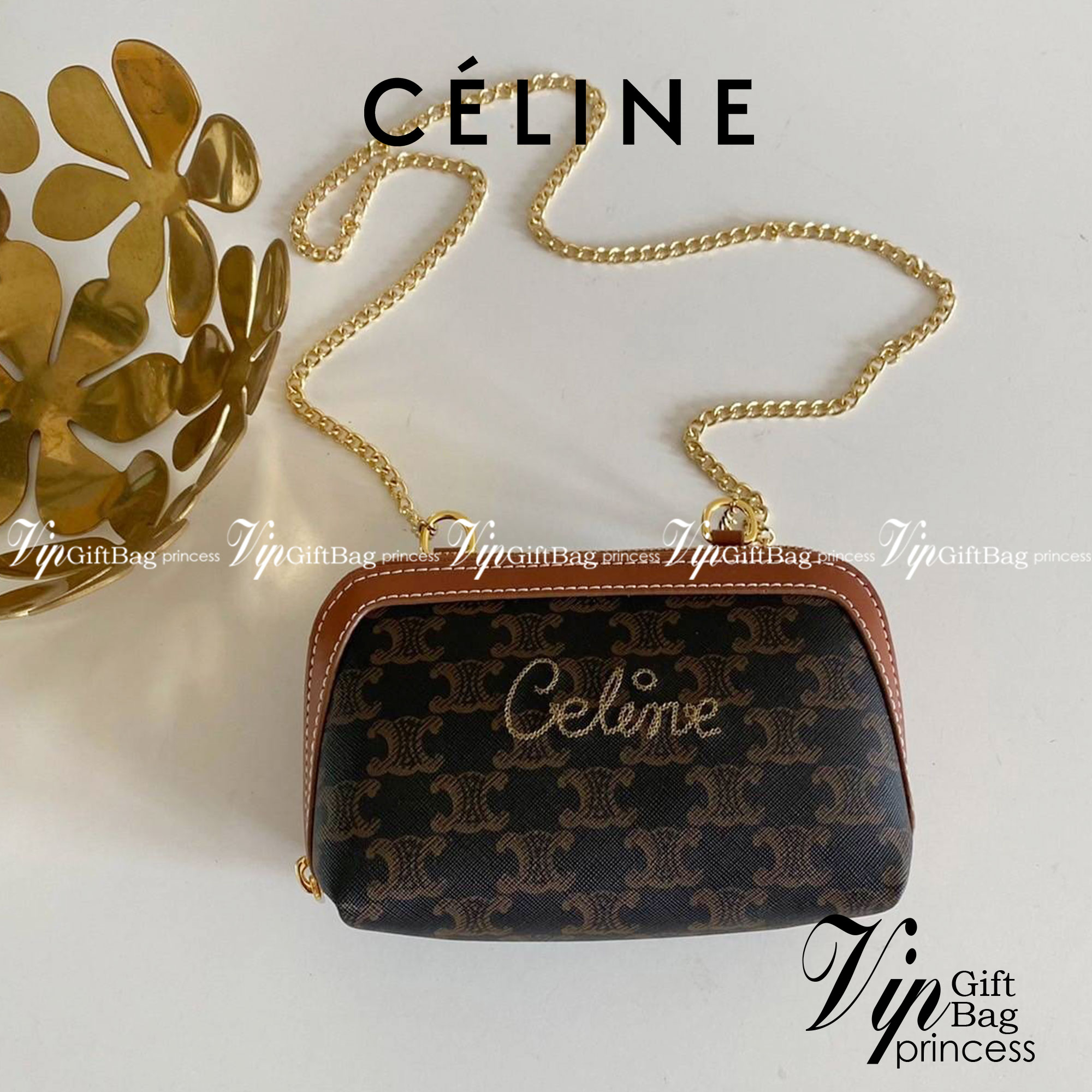 หนังแท้ CELINE TRIOMPHE Triumphal Arch Canvas Shoulder Messenger Chain Bag / CELINE CLUTCH WITH CHAIN กระเป๋าคลัทช์ดีไซน์เรียบหรูออกแบบมาได้อย่างลงตัว พร้อมสายสะพายโซ่ทองสุดหรู ด้วยรูปทรงที่สวยงามและทันสมัย สามารถใส่กระเป๋าสตางค์ใบสั้นหรือเครื่องสำอางค์ได