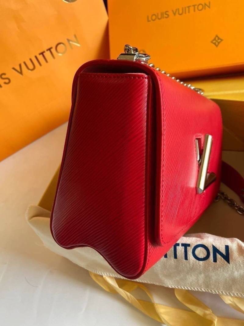 VIP 】หนังแท้ LOUIS VUITTON Epi Twist Shoulder Bag MM 4 สี พร้อมส่งที่ไทย