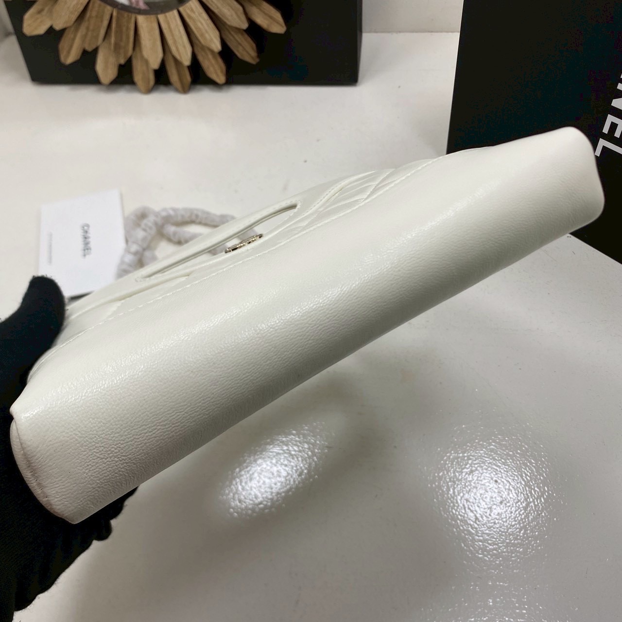 ORI หนังแท้ | Chanel 24S 31 Mini Clutch with Chain กระเป๋าสะพายดีไซน์น่ารัก ใบเล็กพร้อมสายโซ่ หูจับในตัว สวยเรียบหรู