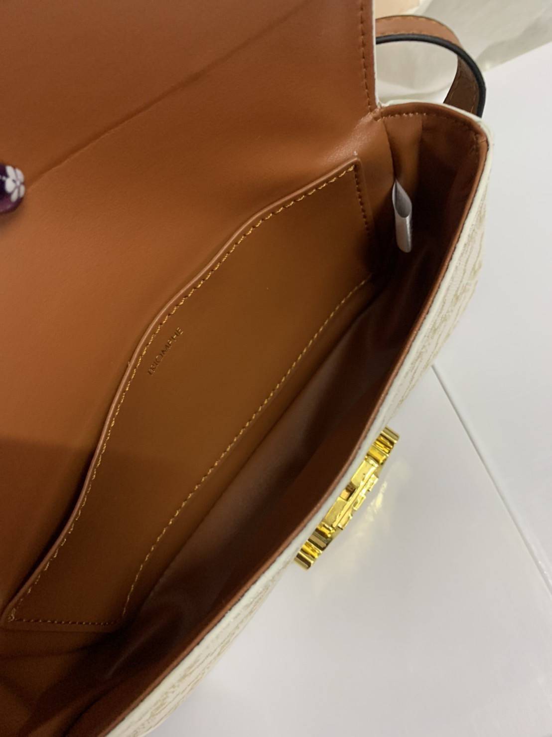 CELINE TRIOMPHE SHOULDER BAG VIP ดีไซน์ยอดนิยมสไตล์สาว LISA ทรงเหลี่ยมหนังSaffianoสวยหรูอยู่ทรง