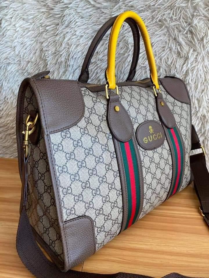 GUCCI Neo Vintage Monogram Travel Bag / Gucci Duffle bag กระเป๋าเดินทางใบใหญ่ มาพร้อมสายสะพายที่สามารถถอดได้ ให้คุณเลือกสะพายไหล่หรือถือได้