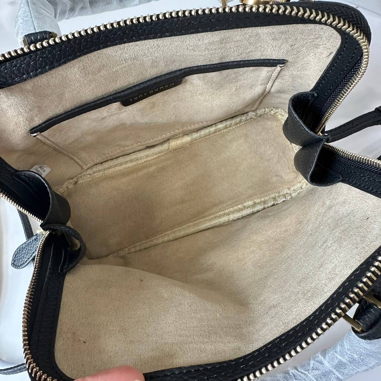 TORY BURCH MINI PEBBLED SWING BAG / Tory Mini Swing Bag in Pebbled Leather / T Monogram Jacquard Swing Bag กระเป๋าสะพาย คอลเลคชั่นใหม่ล่าสุดดีไซน์สุดคลาสสิก รูปทรงโดม