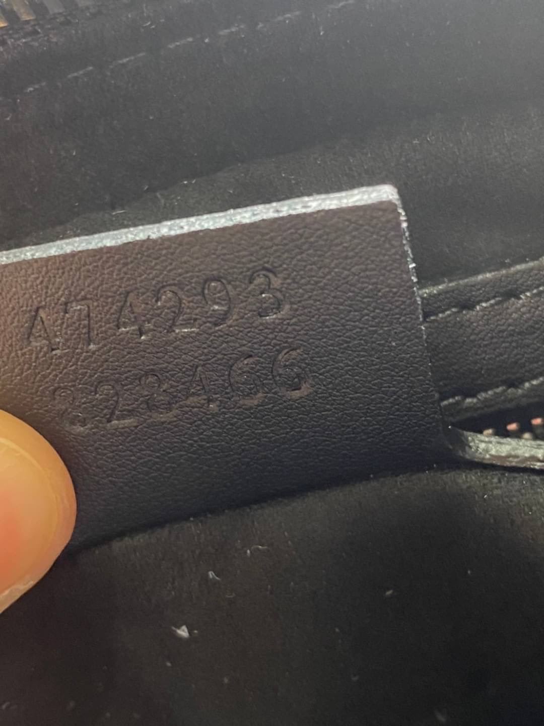 หนังแท้ GUCCI TIGER Belt Bag / GG Belt Bag / GG Supreme Belt Bag คอลเลคชั่นฉลองปีเสือ โดดเด่นด้วยลายพรินท์ ไม่เหมือนใคร ไอเท็มที่หนุ่มๆเรียกร้อง กระเป๋าคาดอก/คาดเอว สายสะพายปรับได้ สายสปอร์ต สายแคมป์ปิ้ง หรือจะสายไหน ใบนี้ตอบโจทย์ทุกลุค ง่ายๆเท่ๆ สุดคุ้ม!