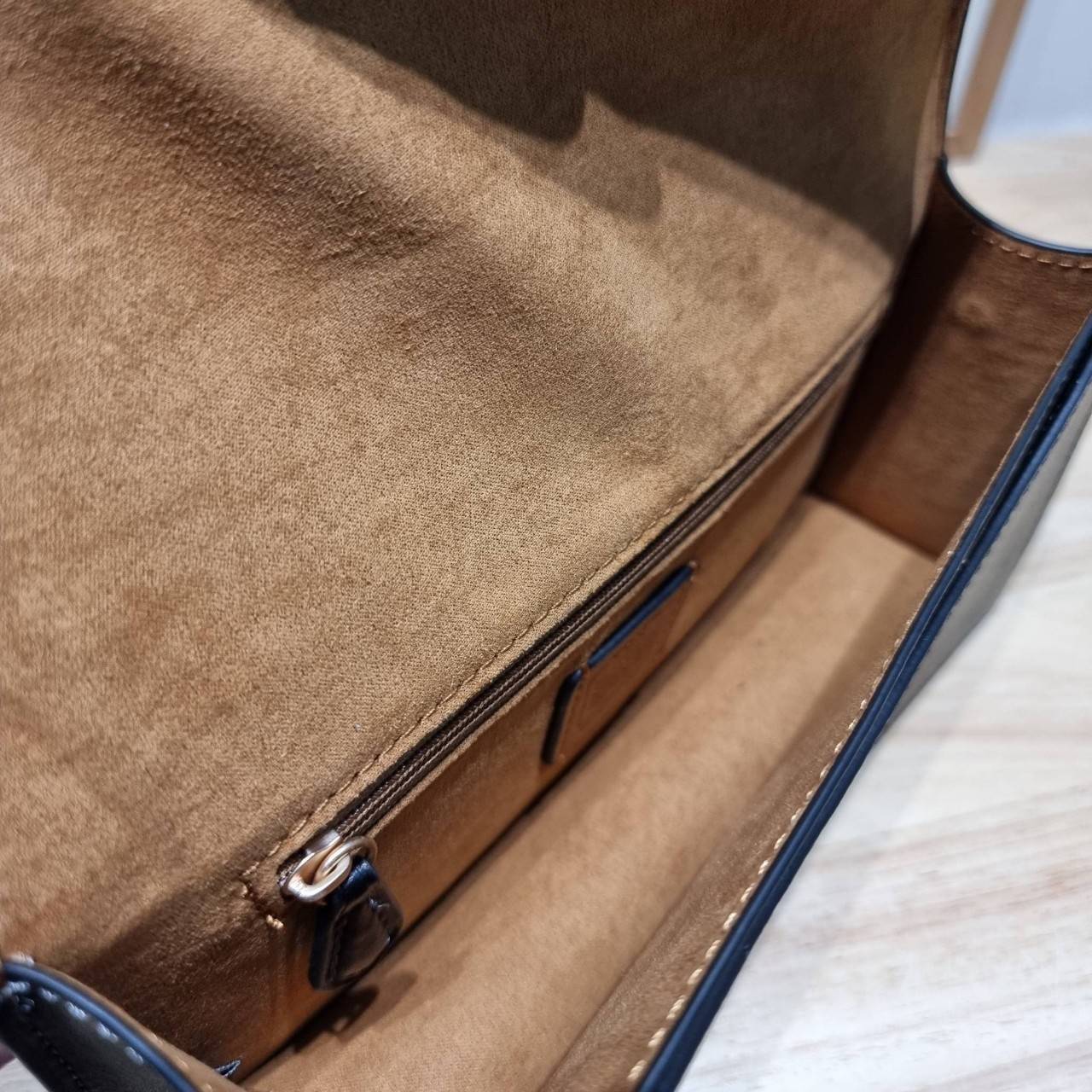 COACH CR528 ELIZA FLAP CROSSBODY IN SIGNATURE CANVAS กระเป๋าสะพายสุดหรู ดีไซน์โลโก้รุ่นใหม่สวยเด่น เกรดท็อปออริ เกรดดีสุด สลับแท้ 1:1