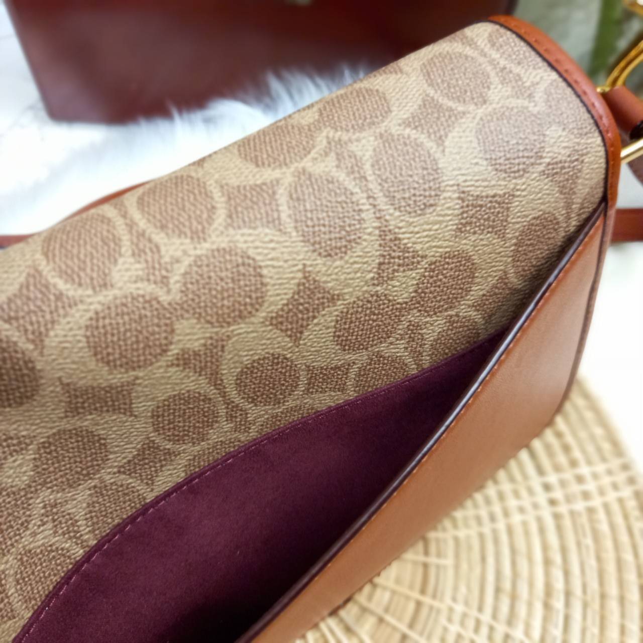 OUTLET 】COACH STUDIO SHOULDER BAG IN SIGNATURE CANVAS (COACH C6639) โอ้โห!! ตลึงเลย สวยฟาดมากๆเทอ!! 🌺ห้ามพลาดนะยูวว🤩รุ่นคลาสสิค เรียบหรู ดูแพงสุดๆ //พร้อมส่งก่อนใคร ยังไม่มีในช็อปไทยนะยูวว😘//กระเป๋าสะพาย คลอสบอดี ดีไซน์เฉียบ สายปรั