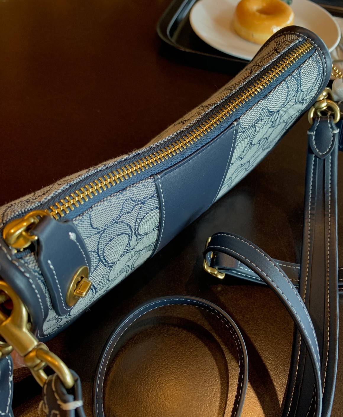 COACH SWINGER BAG IN SIGNATURE JACQUARD ((C0721))