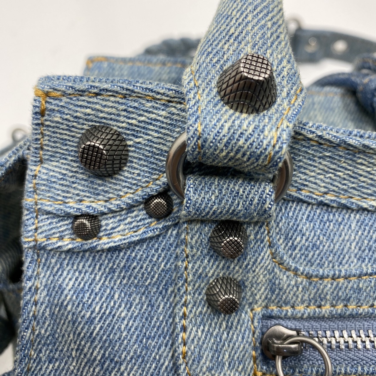 Balenciaga NEO CAGOLE XS HANDBAG DENIM IN BLUE aged-silver hardware กระเป๋าสะพายเดนิม สวยเท่ เกรดออริ 1:1 สลับแท้ ใช้งานต่างประเทศได้