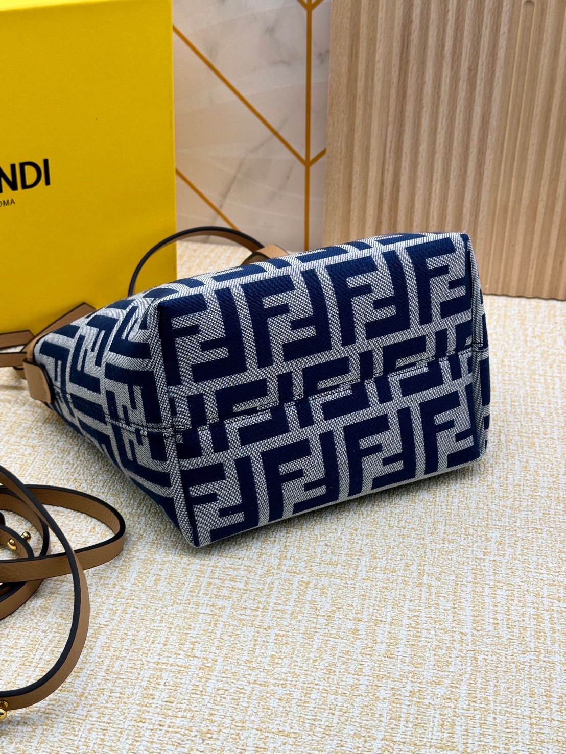 Fendi Roll Mini FF jacquard mini bag / YSL TOTE BAG MINI กระเป๋าสะพายทรงโท้ทไซส์มินิ เกรดออริ 1:1 ใช้งานต่างประเทศได้