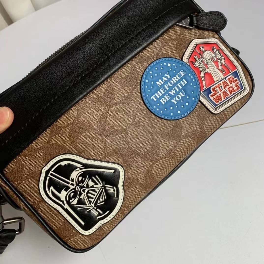 COACH STAR WARS X COACH GRAHAM CROSSBODY IN SIGNATURE CANVAS WITH PATCHES (COACH F89188)