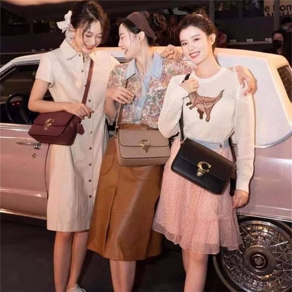 COACH STUDIO GLOVETANNED LEATHER SHOULDER BAG (C6641)🌺ห้ามพลาดเด็ดขาด!! สวยละมุน เรียบหรู ดูแพงสุดๆ!! //กระเป๋าถือ กระเป๋าสะพาย ดีไซน์เนี้ยบ! เฉียบมาก!// วัสดุหนังแท้ หนังเรียบเต็มใบ อยู่ทรง สวยมากๆ ดีเทลเรียบหรู ผู้ดีสุดๆ!// ด้านหน้าเปิด-ปิดด้วยต