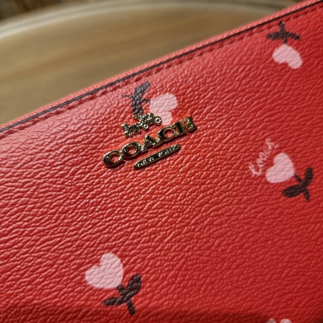 OUTLET 】COACH ACCORDION ZIP WALLET IN SIGNATURE CANVAS F86093 C3287 F98126 กระเป๋าสตางค์ใบยาว น่ารักน่าใช้