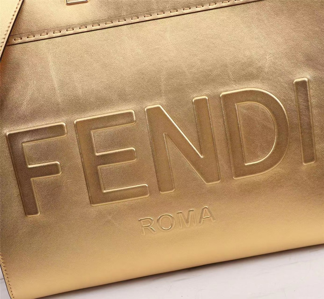 FENDI Sunshine Medium Leather Tote Metallic Gold / FENDI Shopping bag กระเป๋าสะพายทรง shopping สีทองสวยหรู ใบใหญ่ จุใจ!! ดีไซน์คลาสสิควินเทจ สวยหรู ภายในโล่งกว้างมากๆ ใส่ของจุสุดๆ