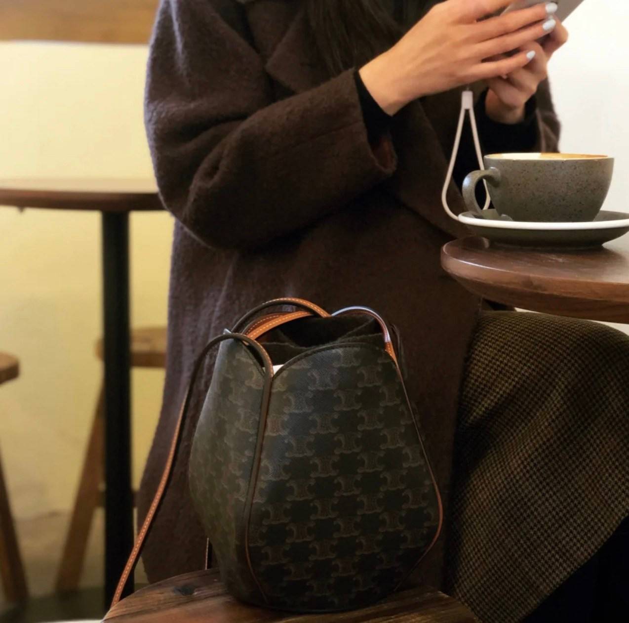 NEW 2021 !!! CELINE CROSSBODY VIP GIFT BAG(GWP) กระเป๋าสะพายไหล่/คสอบอดี้ทรงสวยมีสไตล์