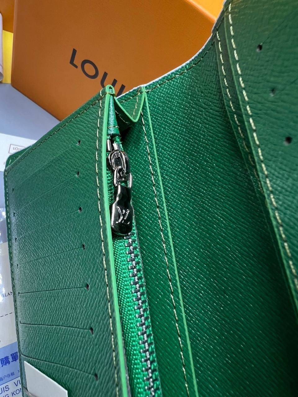 ORI หนังแท้ | LV Long Wallet / LV Short Wallet / LV Brazza Monogram Comic Wallet กระเป๋าสตางค์ใบยาว กระเป๋าสตางค์ใบสั้น กระเป๋าสตางค์ผู้ชาย